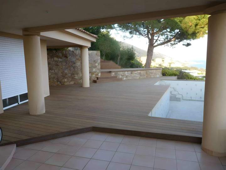 Conception terrasse sur mesure en bois Ajaccio