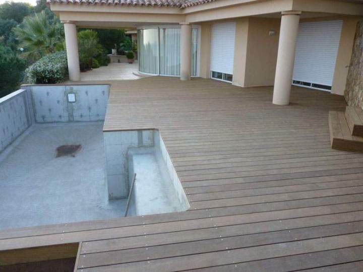 Terrasse bois espace détente Ajaccio