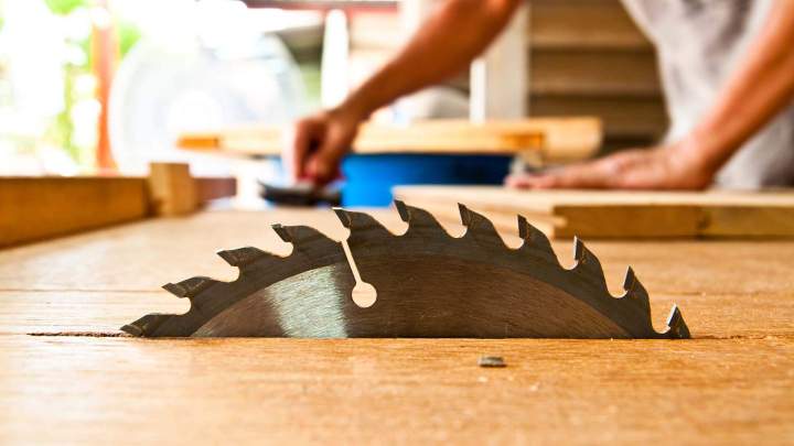 Scie circulaire pour coupe bois Ajaccio