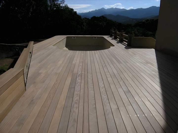 Création et pose de terrasses extérieures sur mesure