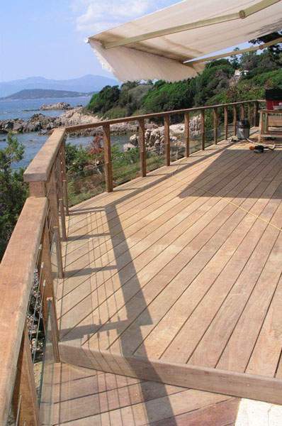 Terrasse bois design extérieur Ajaccio