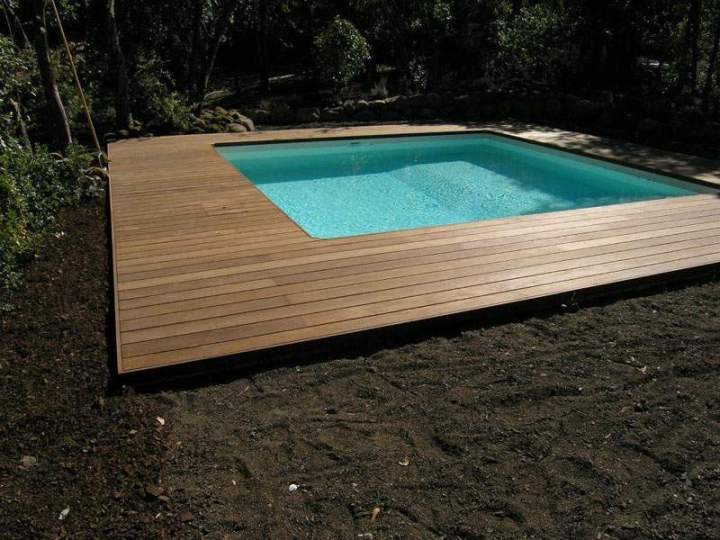 Aménagement terrasse bois avec piscine Ajaccio