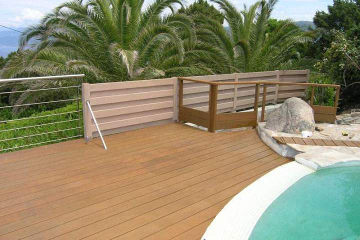 Terrasse bois confortable Ajaccio