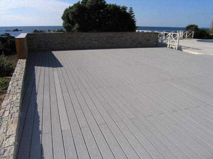 Terrasse bois artisan local Ajaccio