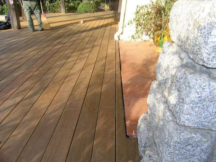 Terrasse bois terrasse sur jardin Ajaccio