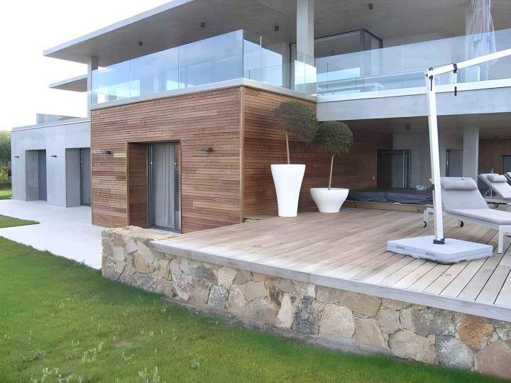 Terrasse extérieure en bois Ajaccio